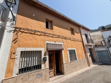 3 Bed Townhouse for sale
