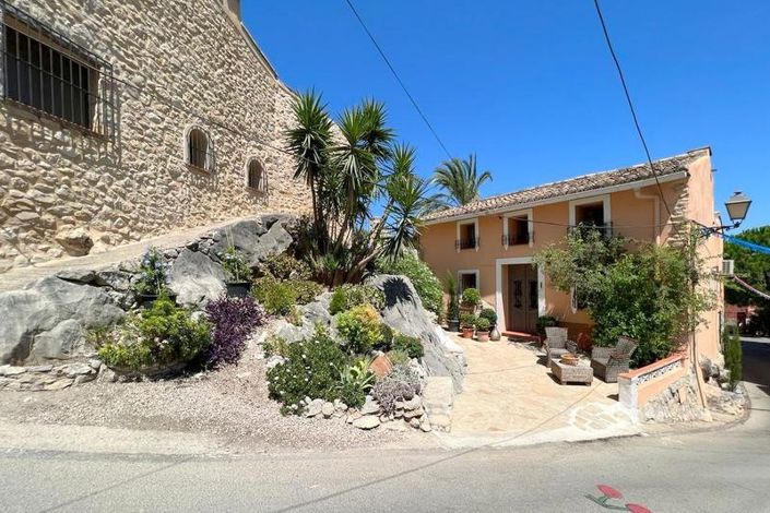 Image No.20-5 Bed Townhouse for sale