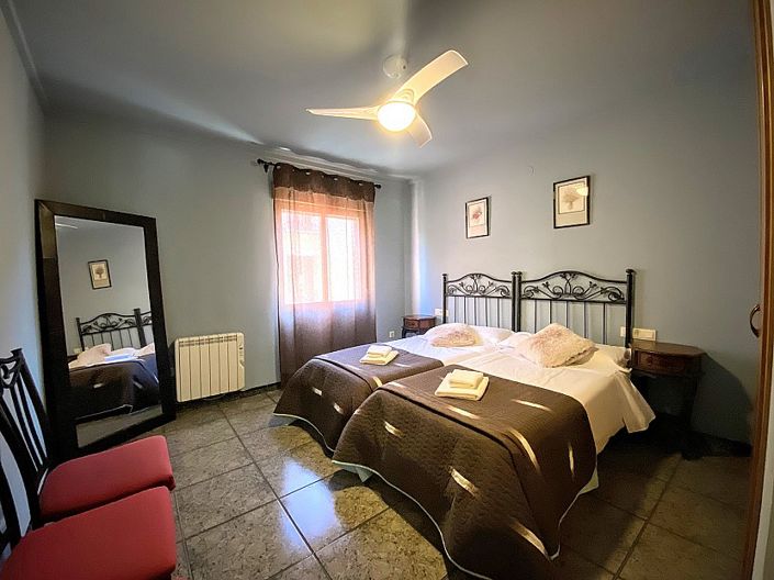 Image No.3-5 Bed Townhouse for sale