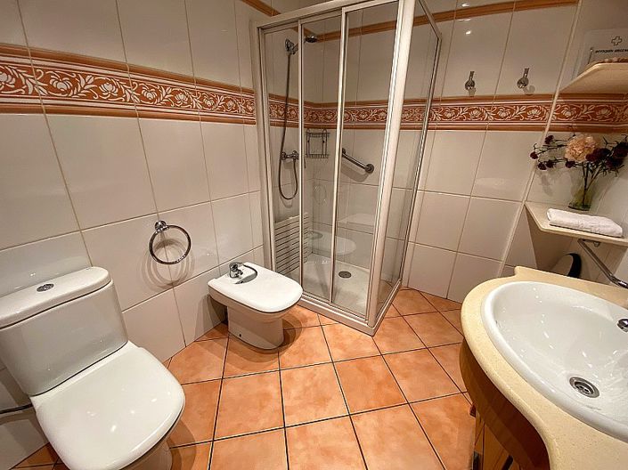 Image No.5-5 Bed Townhouse for sale