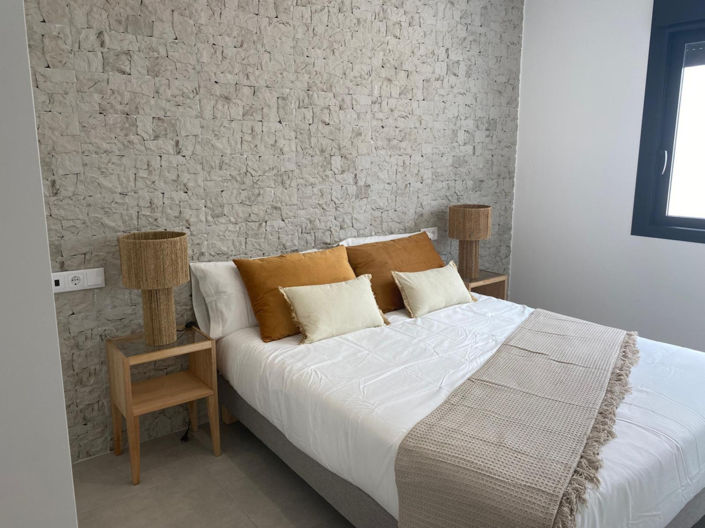 Image No.12-2 Bed Apartment for sale