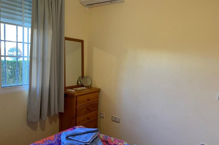 Image No.12-3 Bed Townhouse for sale