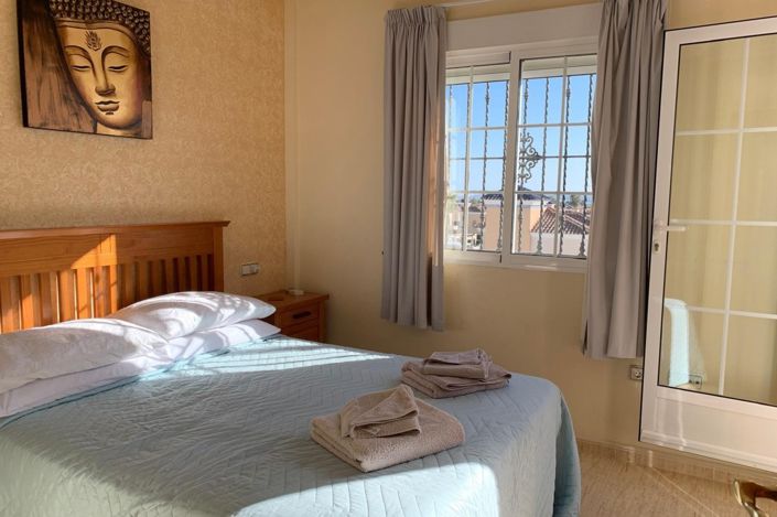 Image No.20-3 Bed Townhouse for sale