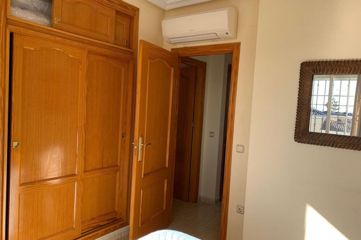 Image No.26-3 Bed Townhouse for sale