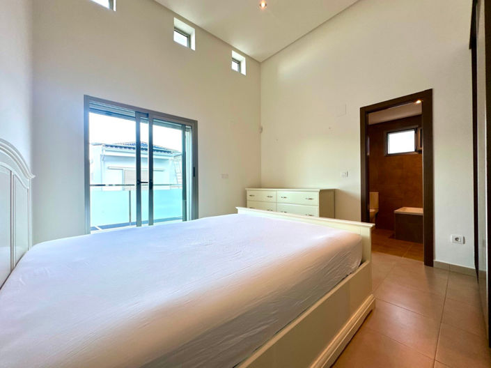 Image No.12-3 Bed Villa for sale