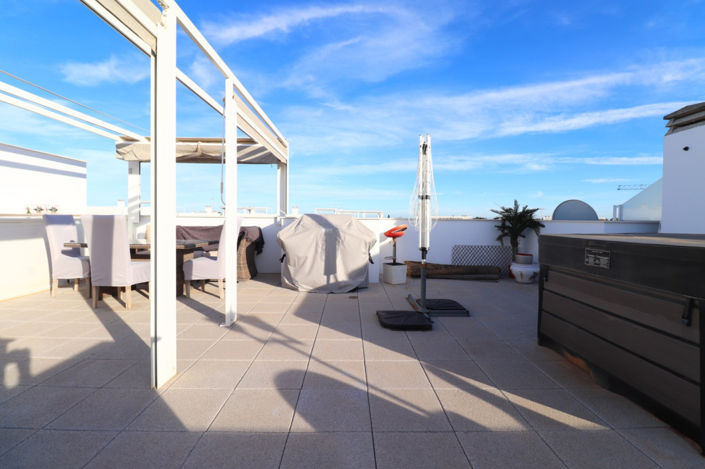 Image No.20-2 Bed Apartment for sale