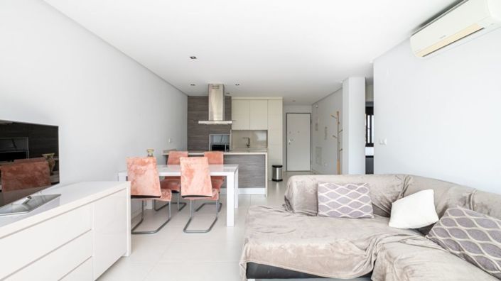 Image No.20-2 Bed Apartment for sale