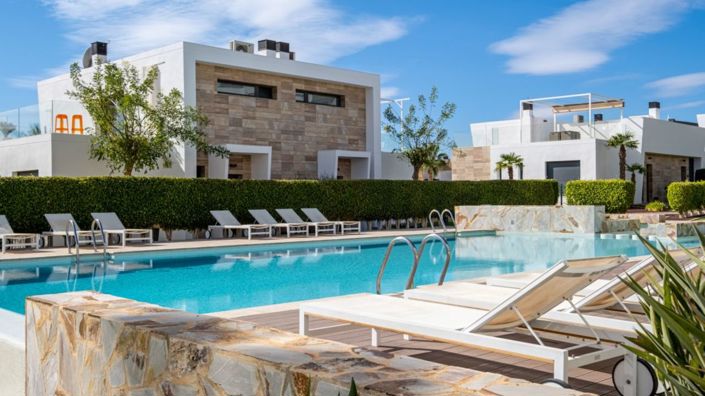 Image No.8-2 Bed Apartment for sale