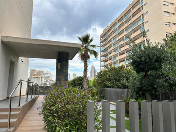 806a7015250b4db3cf0axlarge