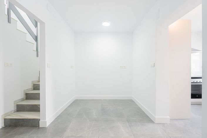 Image No.12-3 Bed Townhouse for sale