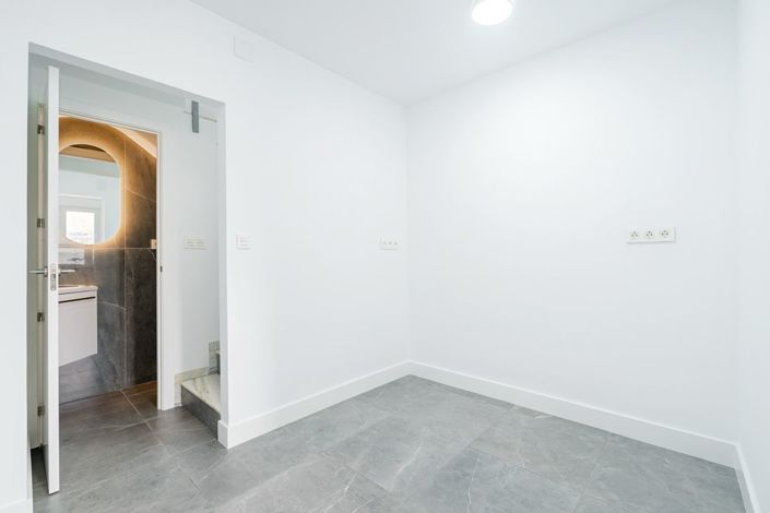 Image No.16-3 Bed Townhouse for sale