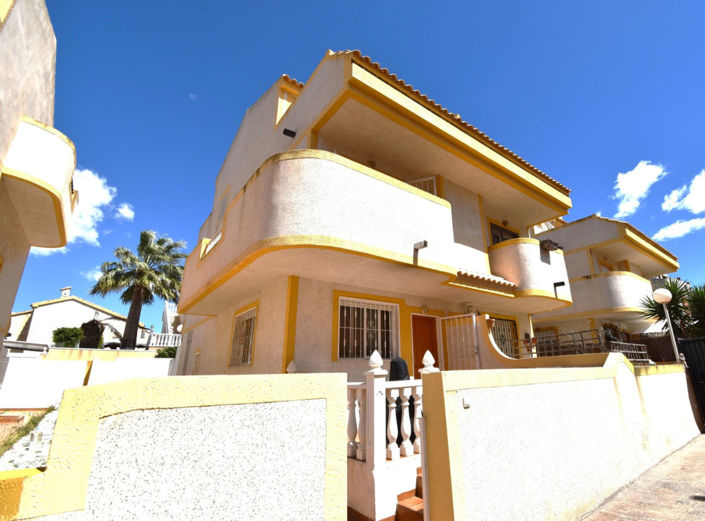 Image No.1-3 Bed Villa for sale