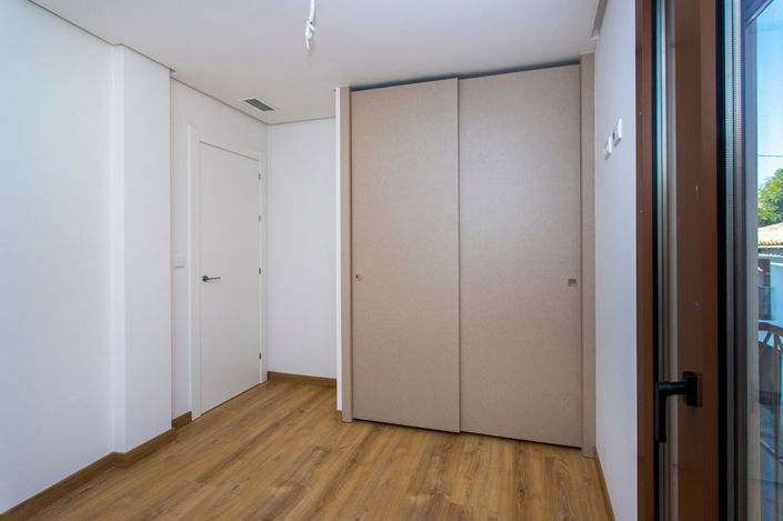 Image No.21-3 Bed Apartment for sale