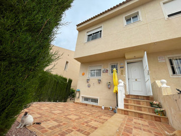 5 Bed Villa for sale