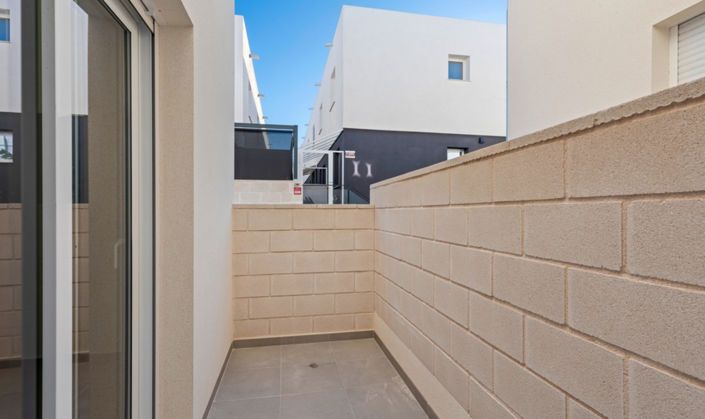 Image No.10-2 Bed Villa for sale