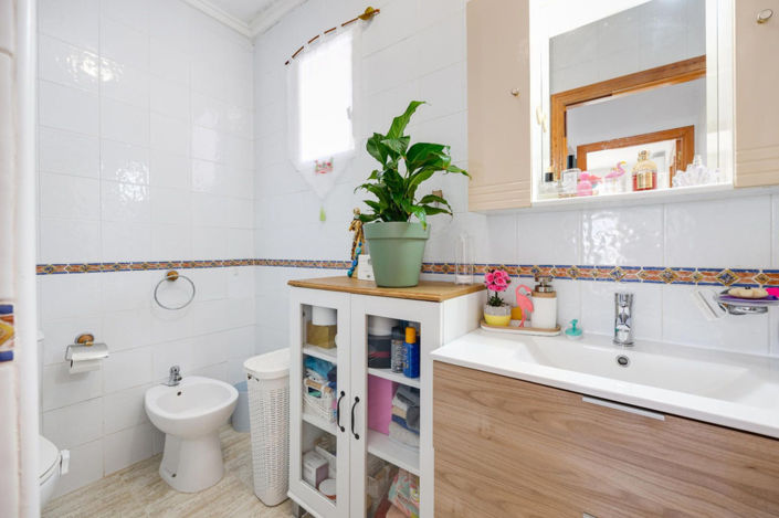 Image No.20-3 Bed Apartment for sale