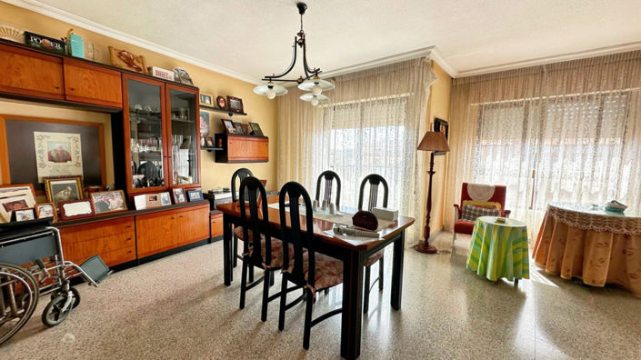 Image No.1-6 Bed Apartment for sale
