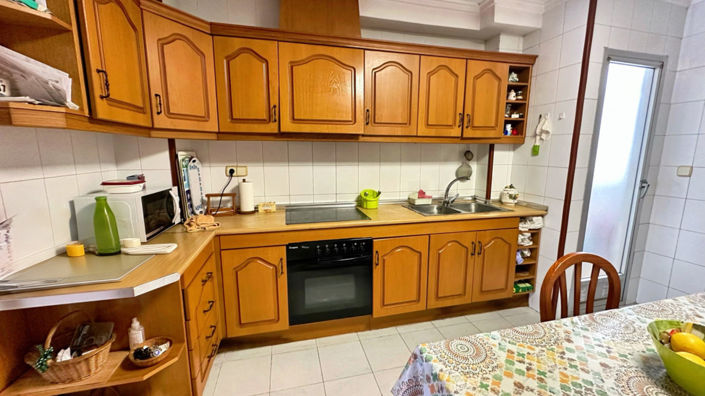 Image No.16-6 Bed Apartment for sale