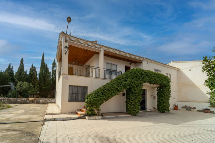 Image No.1-4 Bed Villa for sale