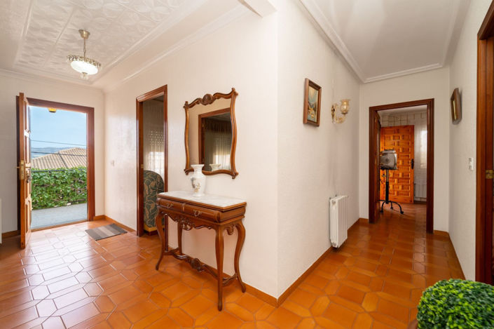 Image No.12-4 Bed Villa for sale