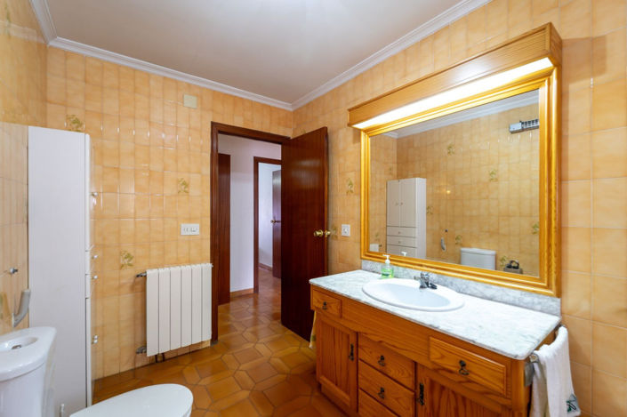 Image No.2-4 Bed Villa for sale