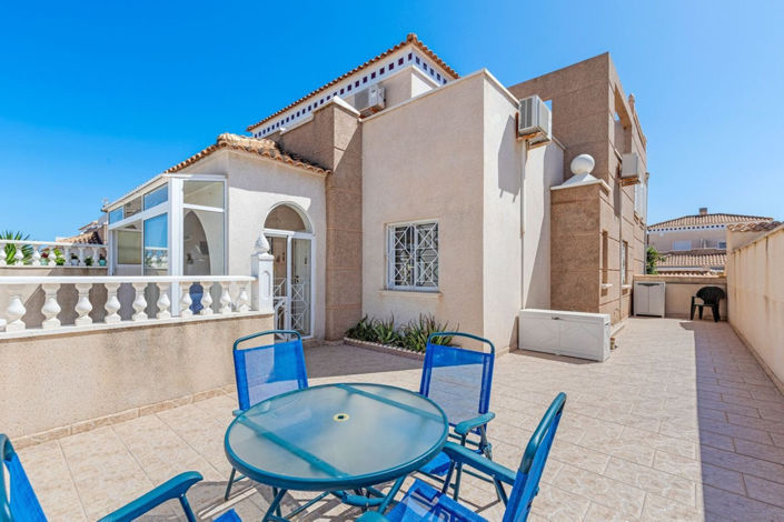 Image No.1-2 Bed Villa for sale