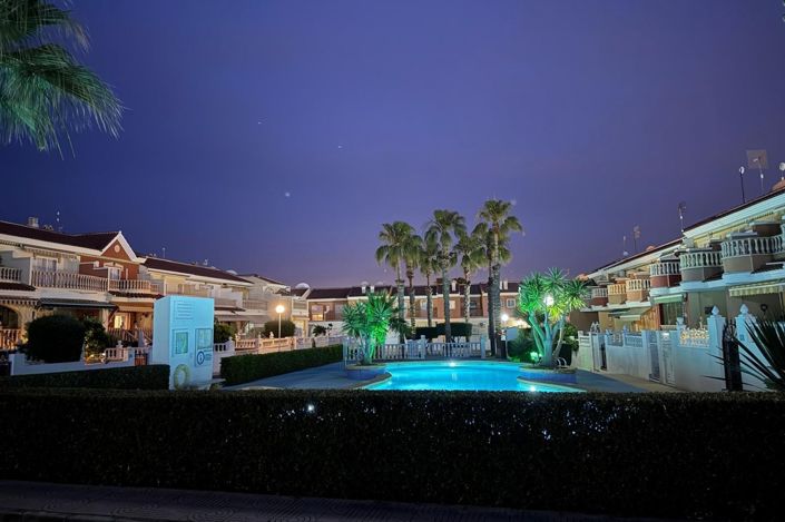 Image No.38-3 Bed Townhouse for sale