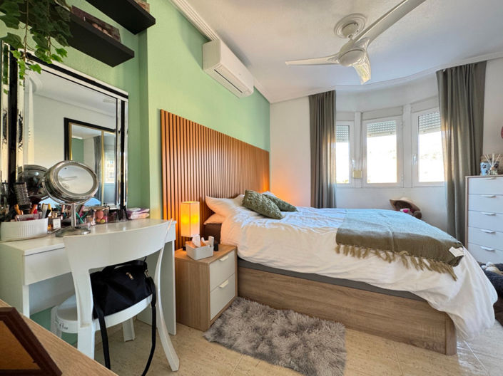 Image No.21-3 Bed Apartment for sale