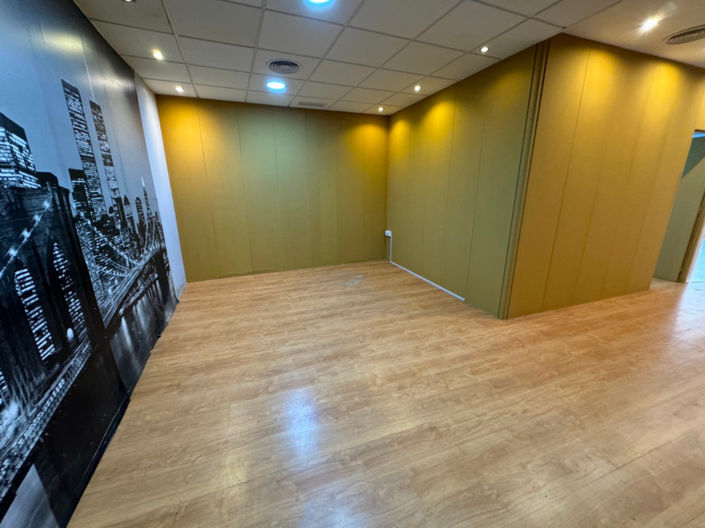 Image No.11-1 Bed Commercial for sale