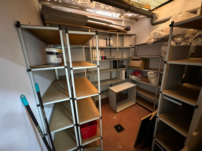 Image No.16-1 Bed Commercial for sale