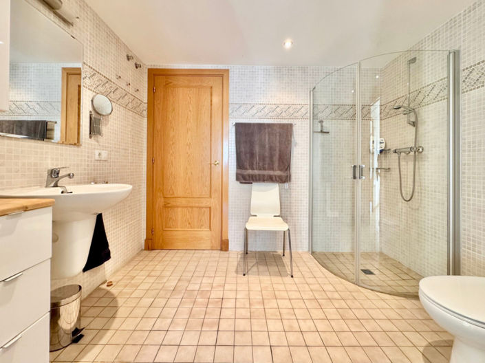 Image No.16-2 Bed Apartment for sale