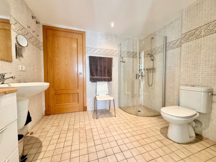 Image No.17-2 Bed Apartment for sale