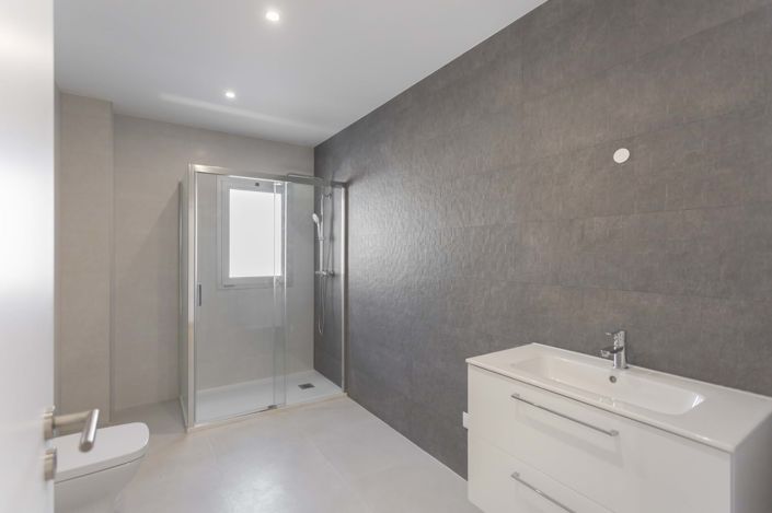 Image No.12-3 Bed Apartment for sale