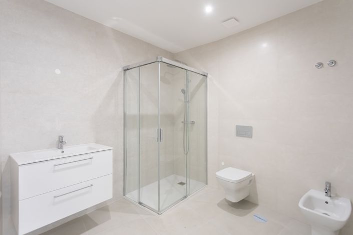 Image No.10-3 Bed Apartment for sale