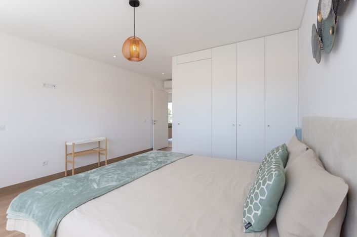 Image No.11-2 Bed Apartment for sale