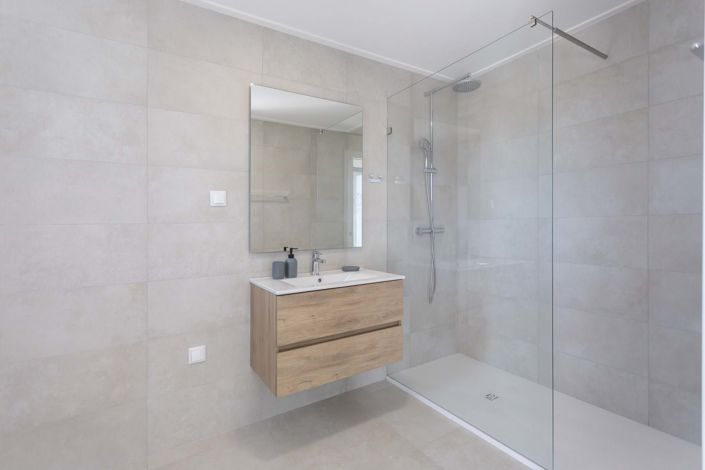 Image No.24-2 Bed Apartment for sale