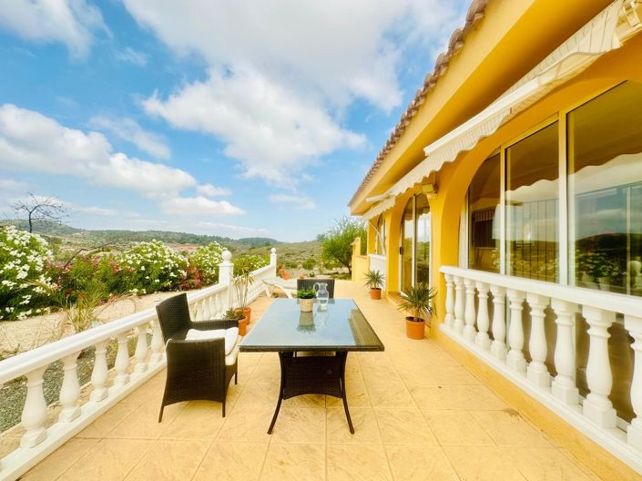 Image No.1-3 Bed Villa for sale