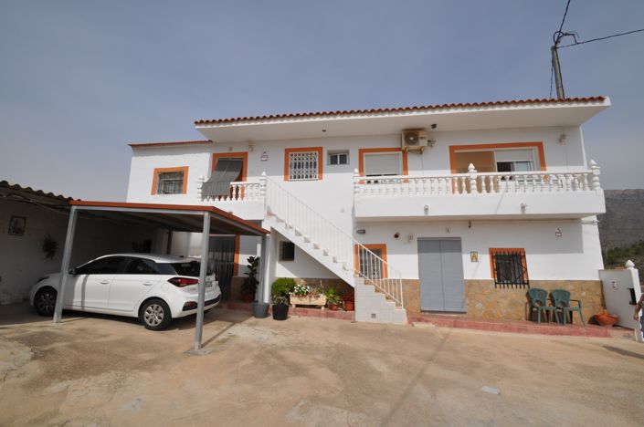 Image No.1-9 Bed Country House for sale
