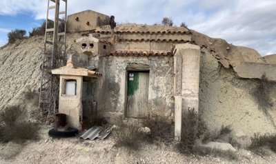 1 - Abanilla, House