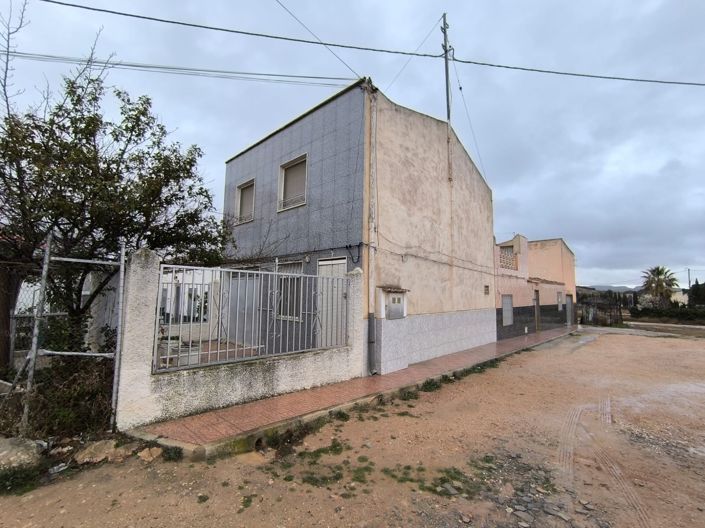 Image No.1-6 Bed Townhouse for sale