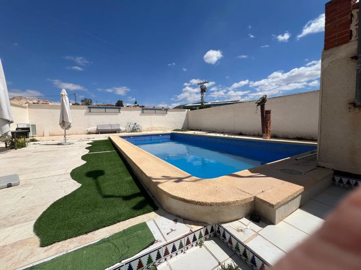 Image No.1-2 Bed Country House for sale