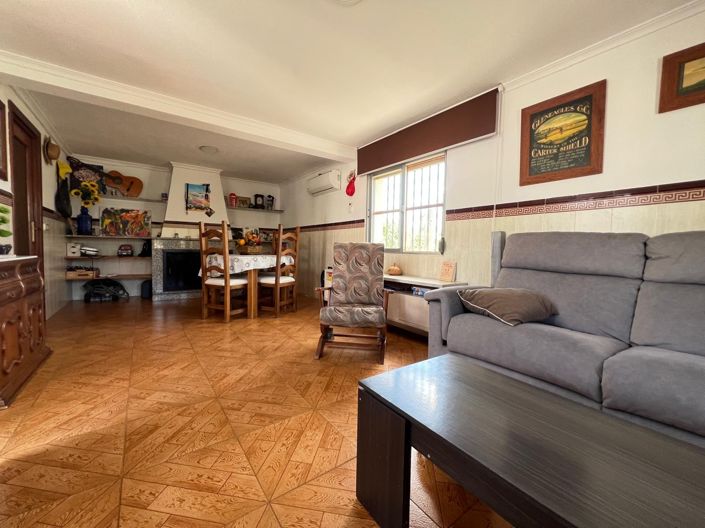 Image No.3-2 Bed Country House for sale