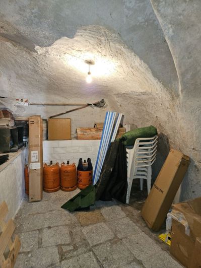 Image No.40-5 Bed Townhouse for sale