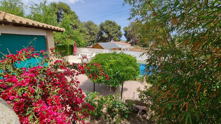 Image No.2-8 Bed Villa for sale