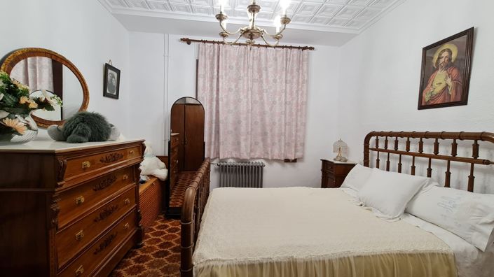 Image No.32-8 Bed Villa for sale