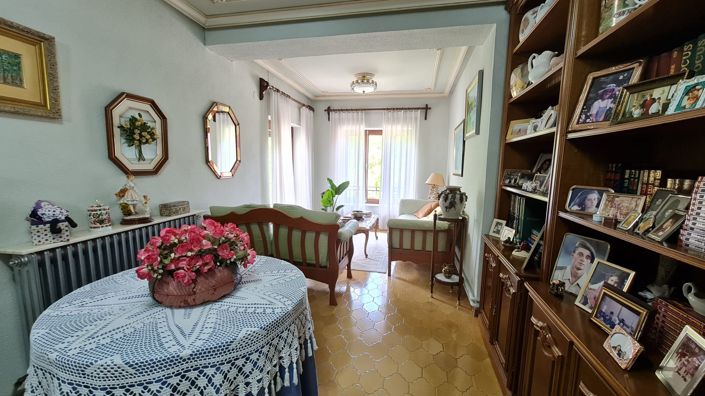 Image No.36-8 Bed Villa for sale