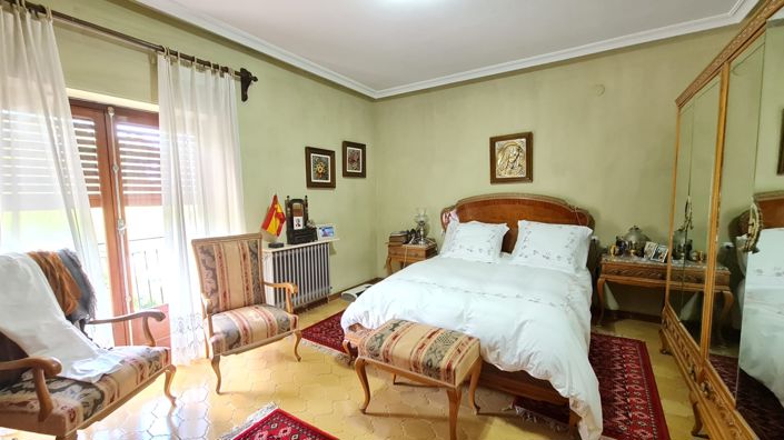 Image No.40-8 Bed Villa for sale