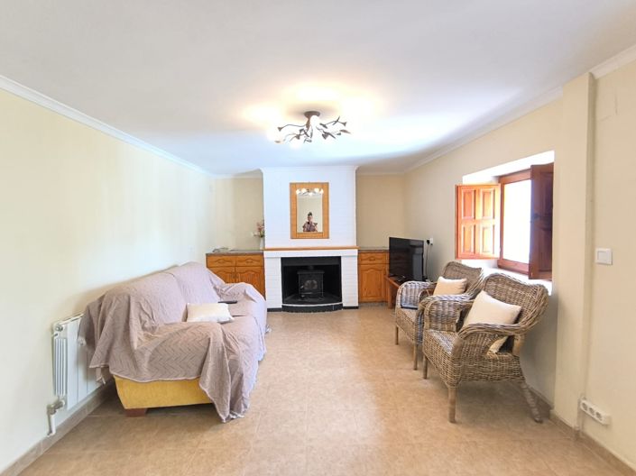 Image No.17-13 Bed Villa for sale