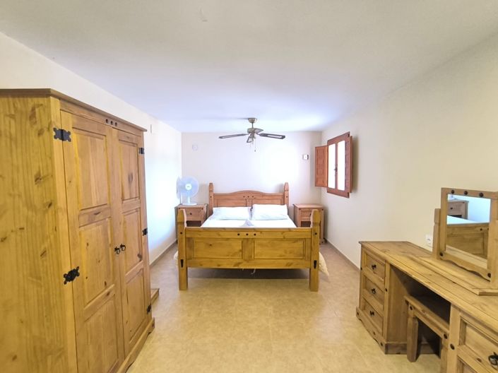 Image No.31-13 Bed Villa for sale