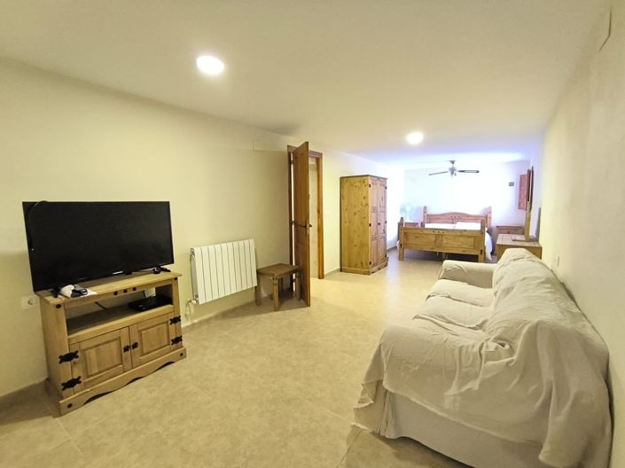 Image No.32-13 Bed Villa for sale